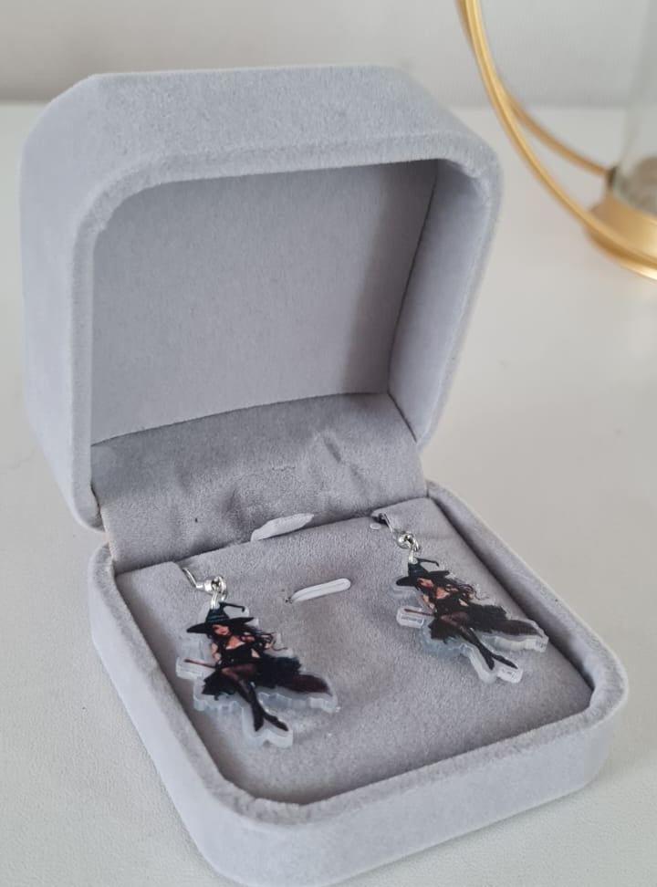 Aretes de Brujita Gotica