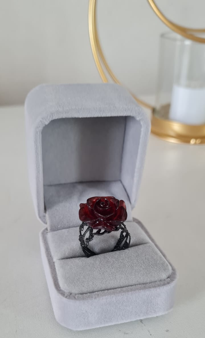 Anillo Negro con Rosa Roja 3D